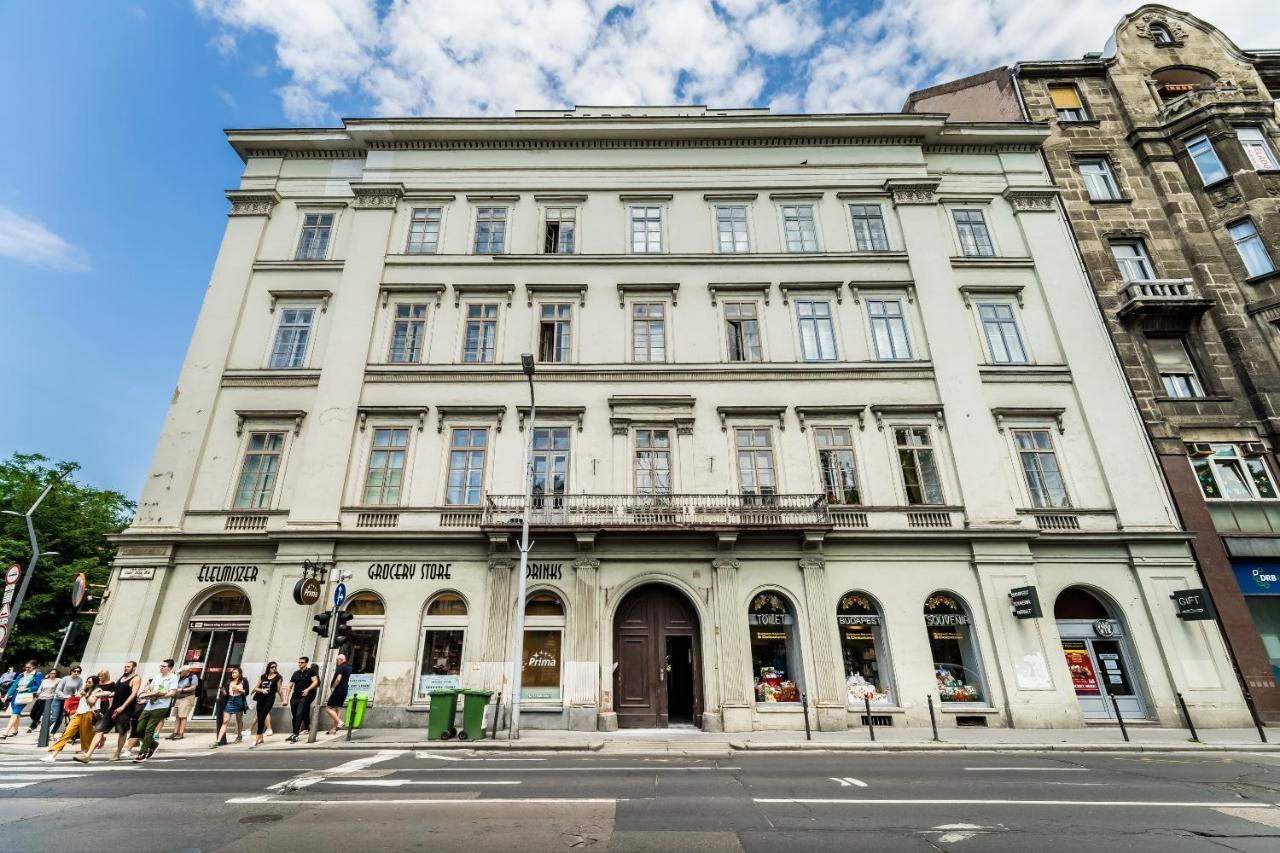 Simply The Best Location Budapest Exterior photo